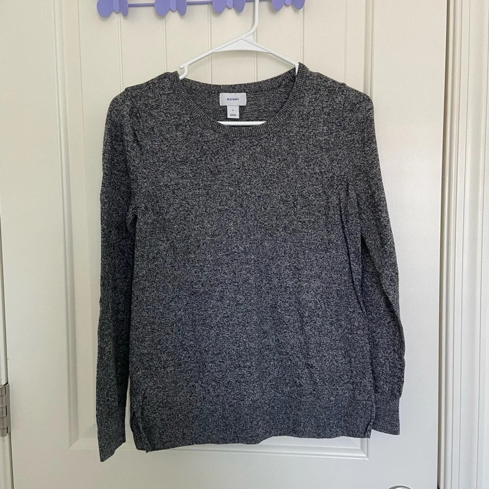 NWOT | Old Navy women’s gray knit long sleeve top — small‎